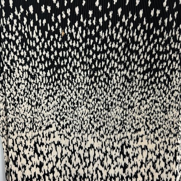 EUC - Riani Dress - White / Cream Size 4 Canada/US - Luxury Designer Dress - Picture 8 of 10